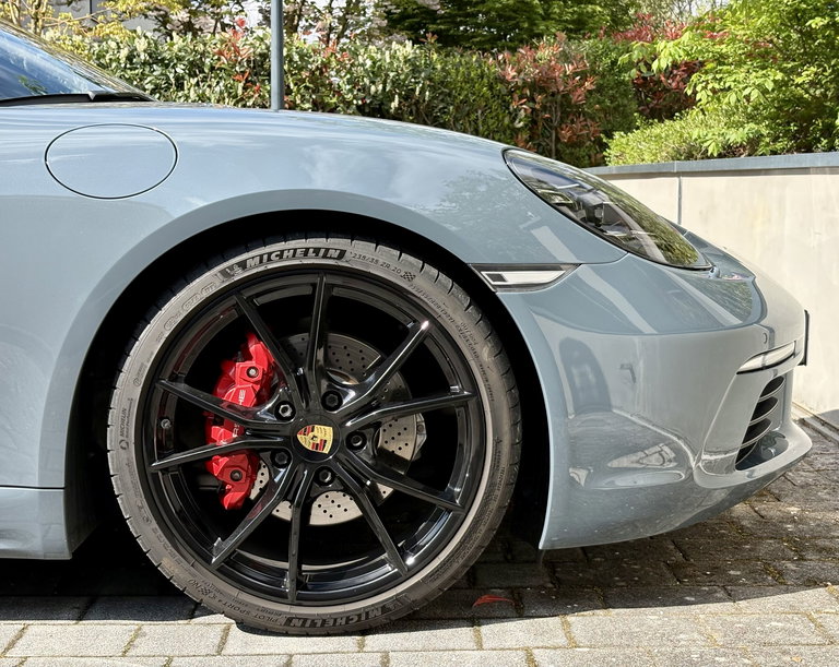 Porsche 718 Cayman S