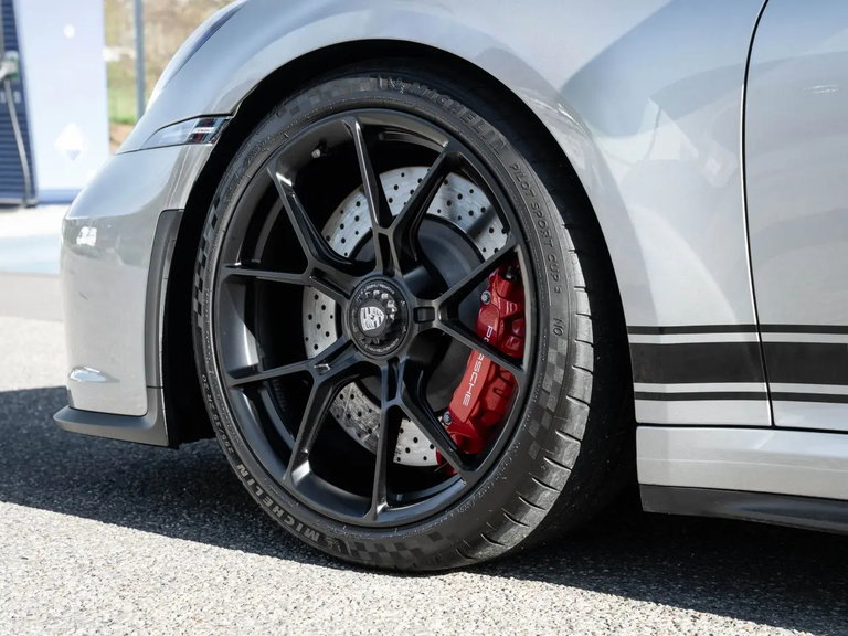 Porsche 992 GT3 Touring