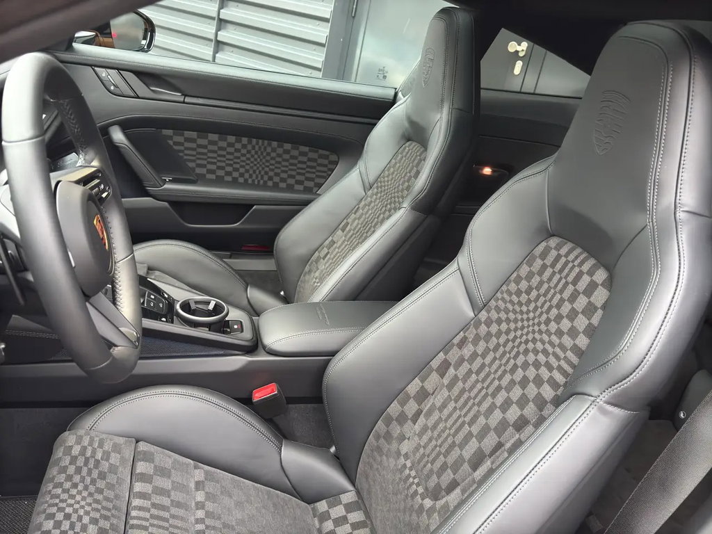 Porsche 992.2 Carrera GTS