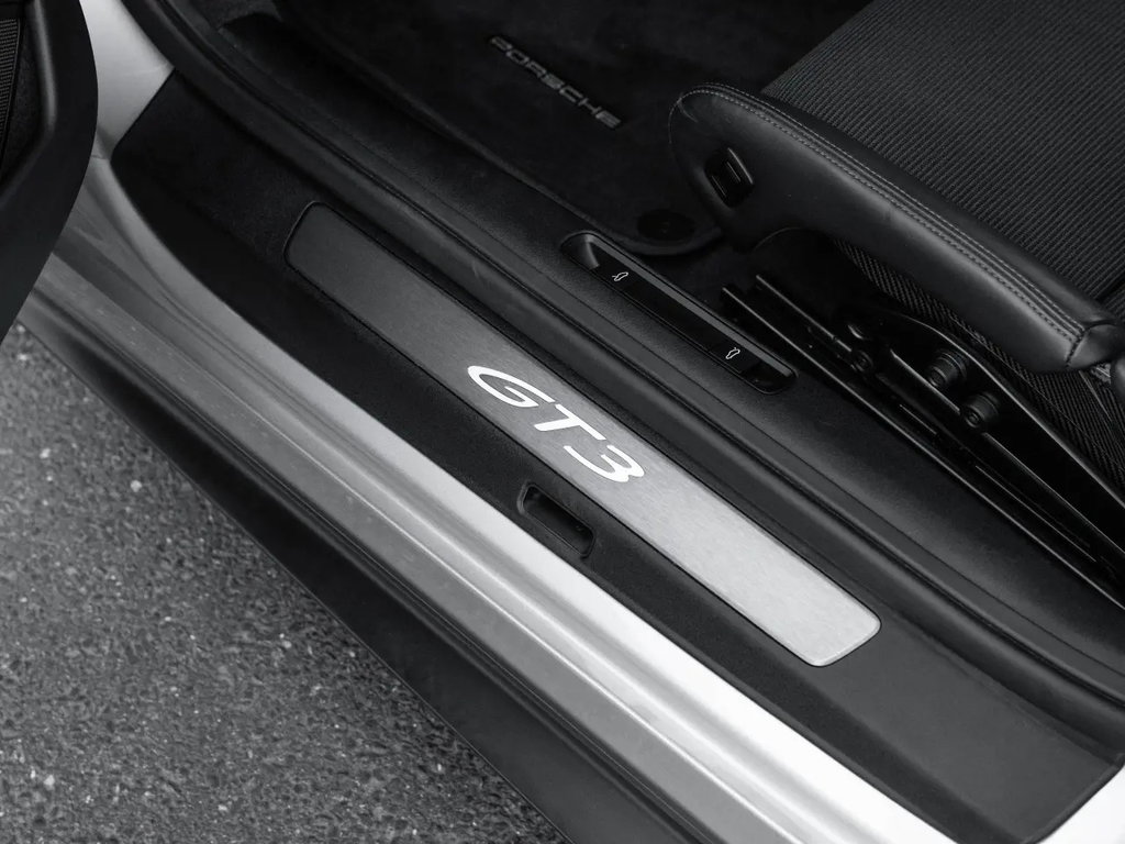 Porsche 992 GT3 Touring