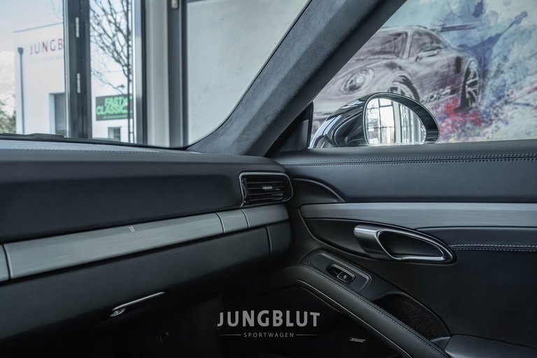 Porsche 991.2 GT3 Touring