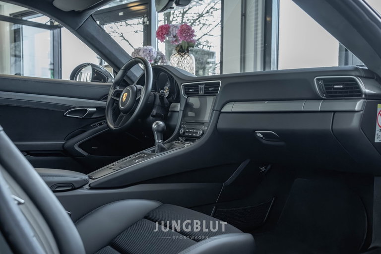 Porsche 991.2 GT3 Touring