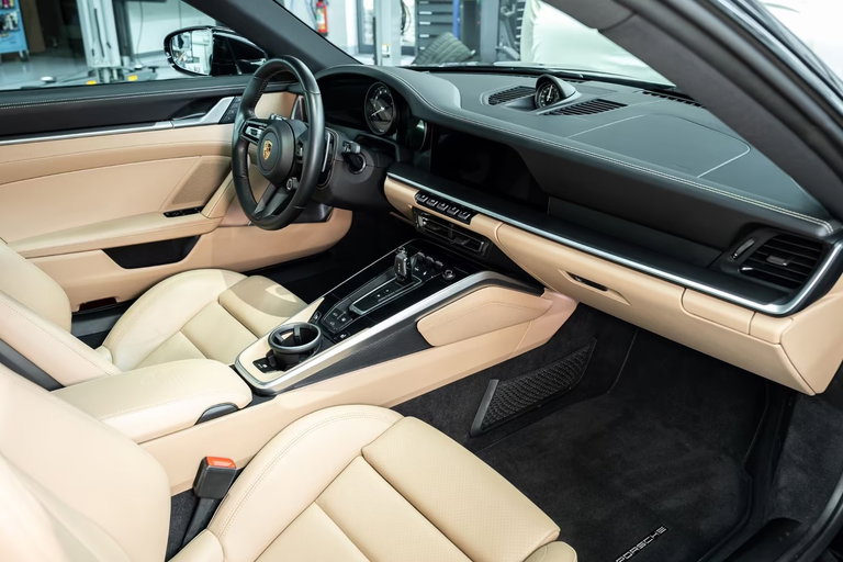 Porsche 992 Carrera