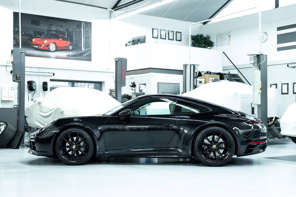 Porsche 992 Carrera