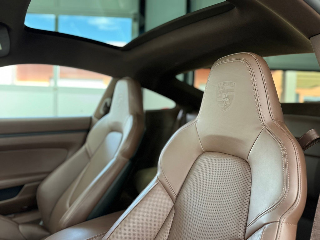 Porsche 992 Carrera GTS