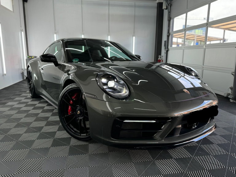 Porsche 992 Carrera GTS