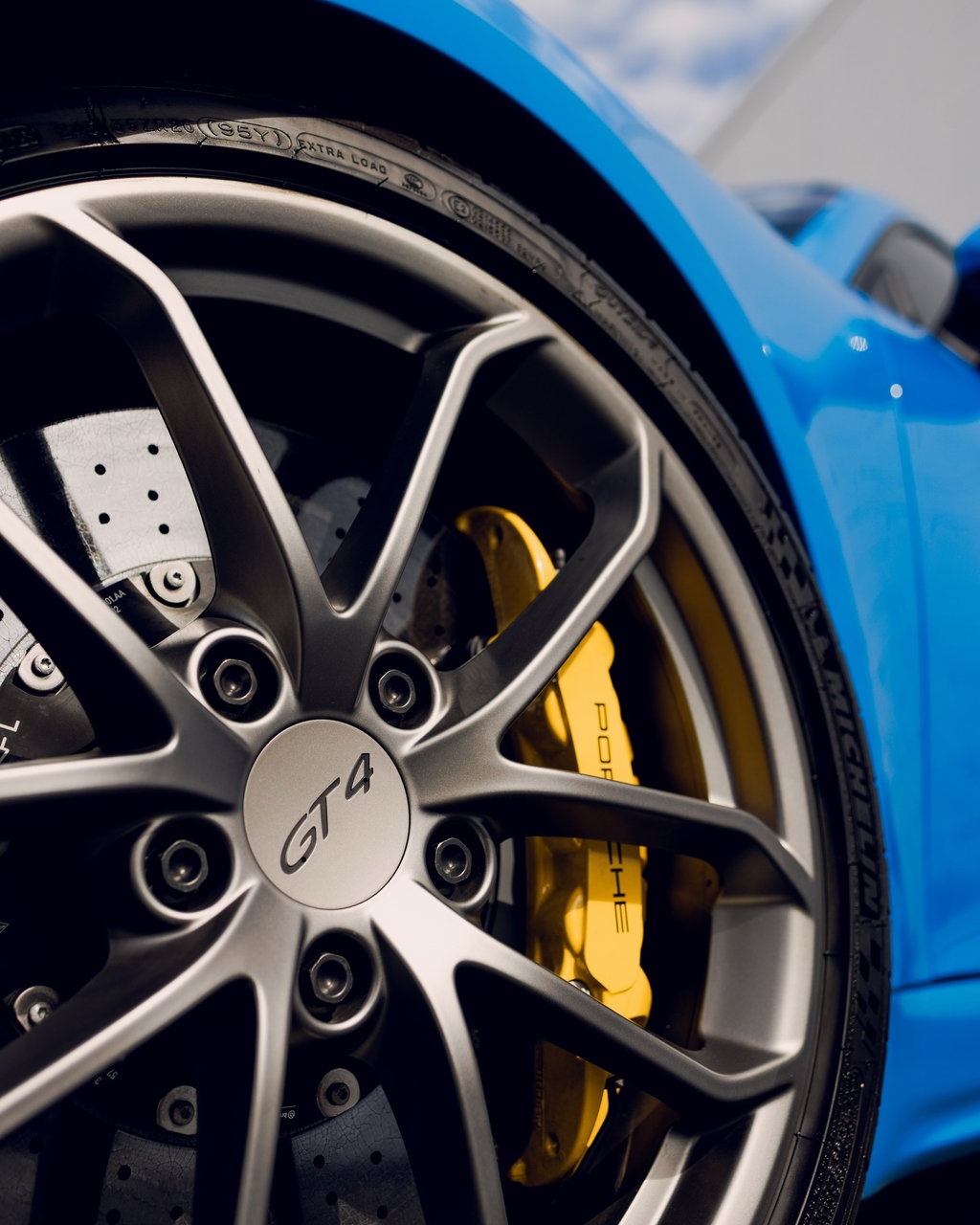 Porsche 718 Cayman GT4