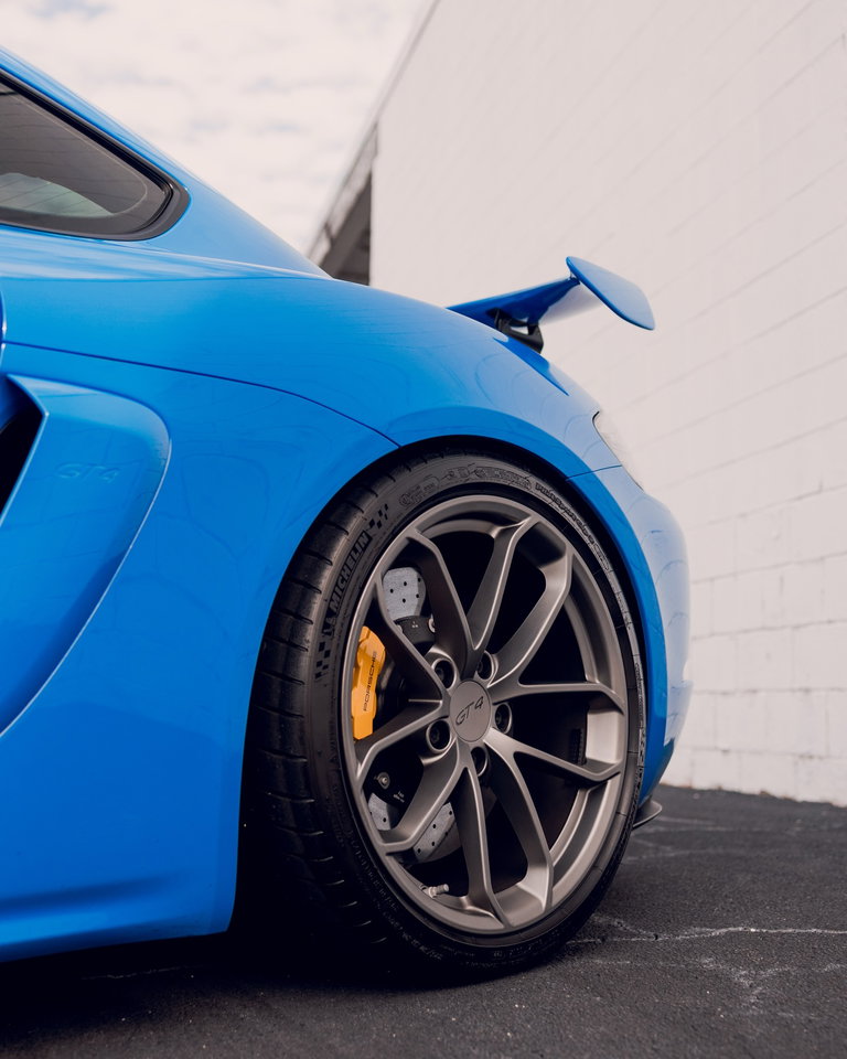 Porsche 718 Cayman GT4