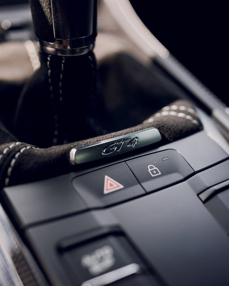 Porsche 718 Cayman GT4