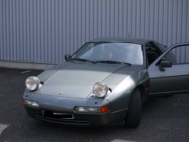 Porsche 928 S4