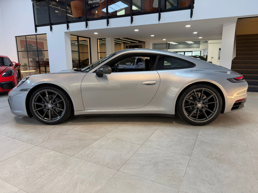 Porsche 992 Carrera T