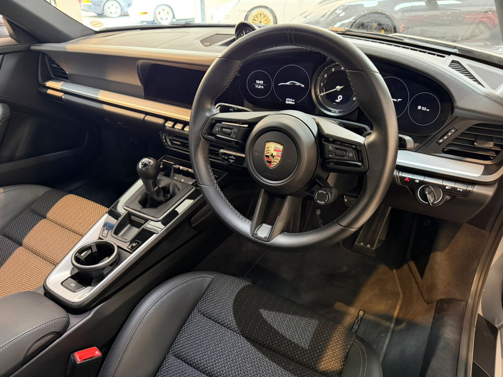 Porsche 992 Carrera T