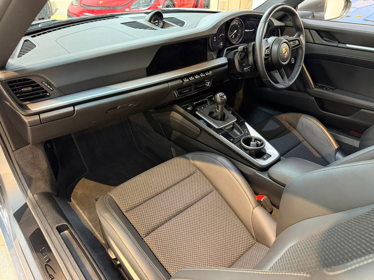 Porsche 992 Carrera T