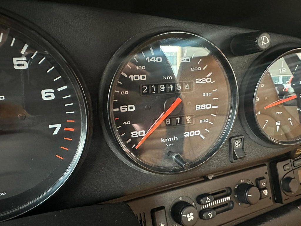 Porsche 964 Carrera 4
