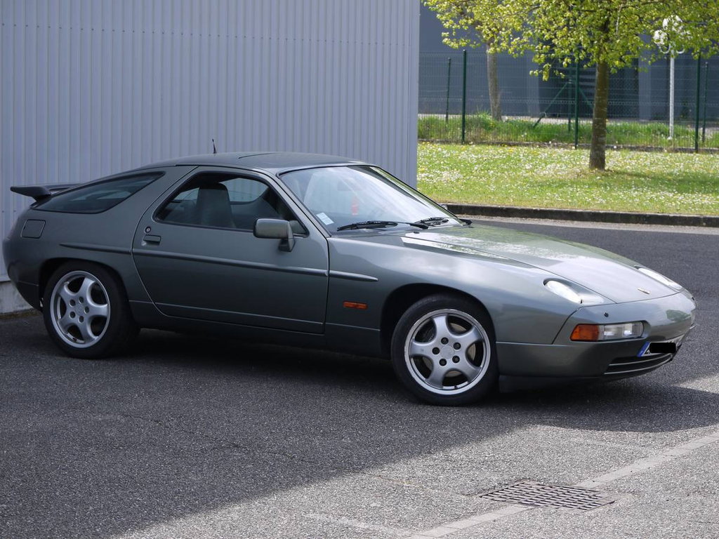 Porsche 928 S4