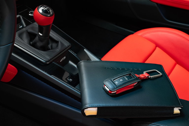 Porsche 992 GT3 Touring
