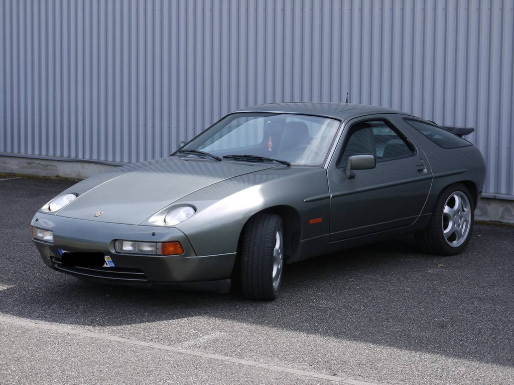 Porsche 928 S4