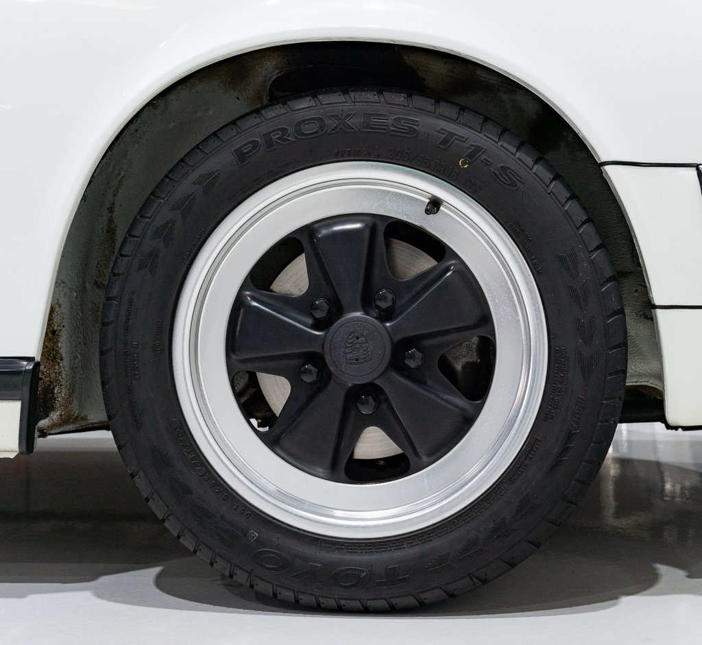 Porsche 911 Carrera 3.2 (US)