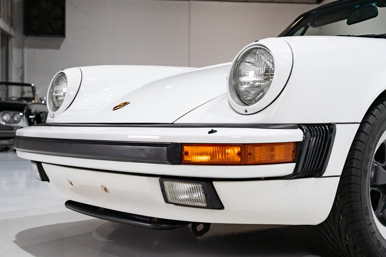 Porsche 911 Carrera 3.2 (US)