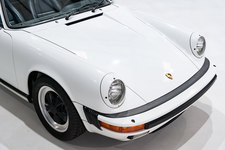Porsche 911 Carrera 3.2 (US)