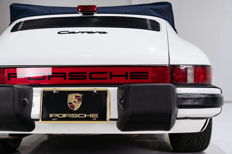 Porsche 911 Carrera 3.2 (US)