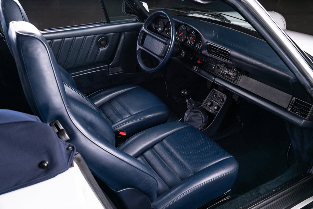 Porsche 911 Carrera 3.2 (US)