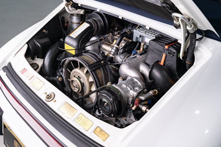 Porsche 911 Carrera 3.2 (US)