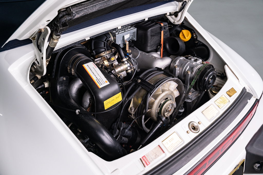Porsche 911 Carrera 3.2 (US)