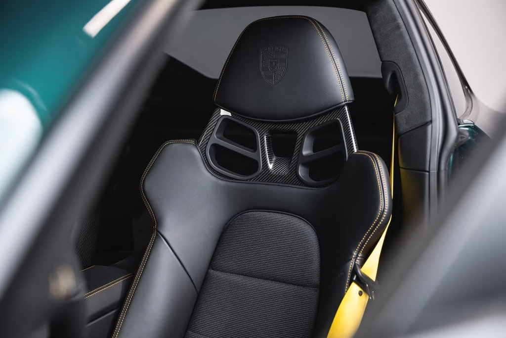 Porsche 992 GT3 Touring