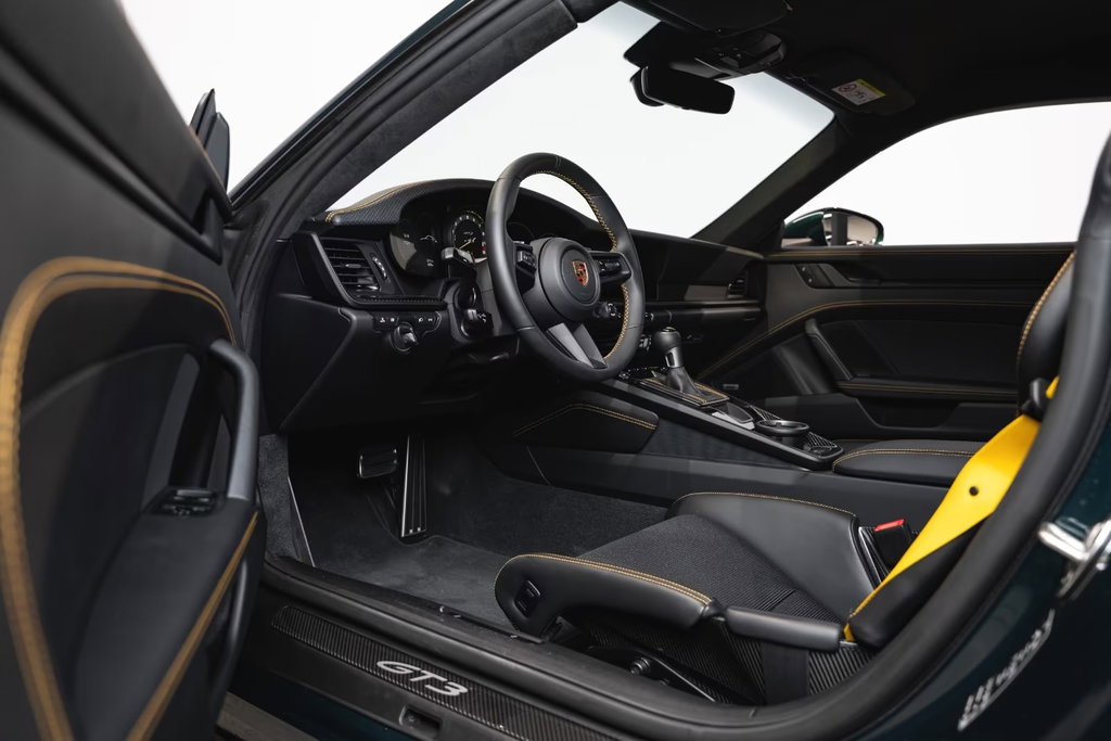 Porsche 992 GT3 Touring