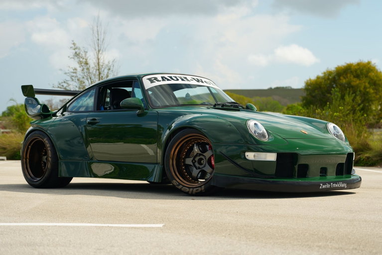 Porsche 911 by RWB