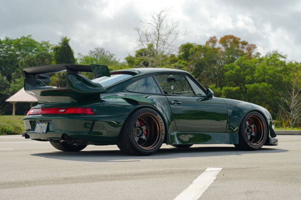 Porsche 911 by RWB