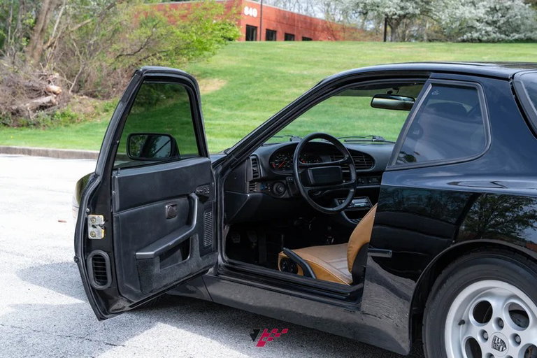 Porsche 944 Coupé