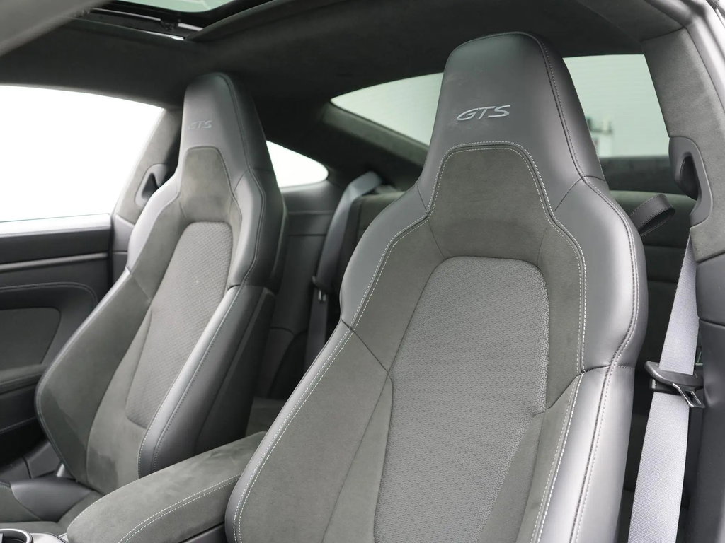 Porsche 992.2 Carrera 4 GTS