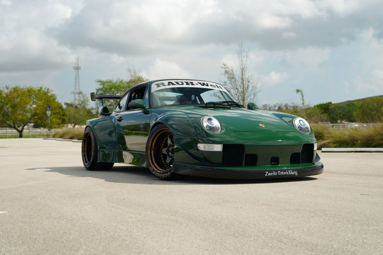 Porsche 911 by RWB