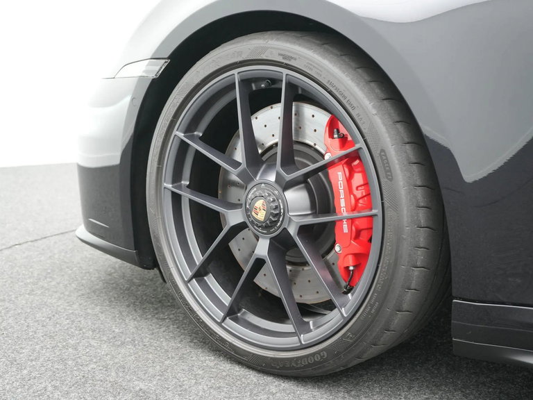 Porsche 992.2 Carrera 4 GTS