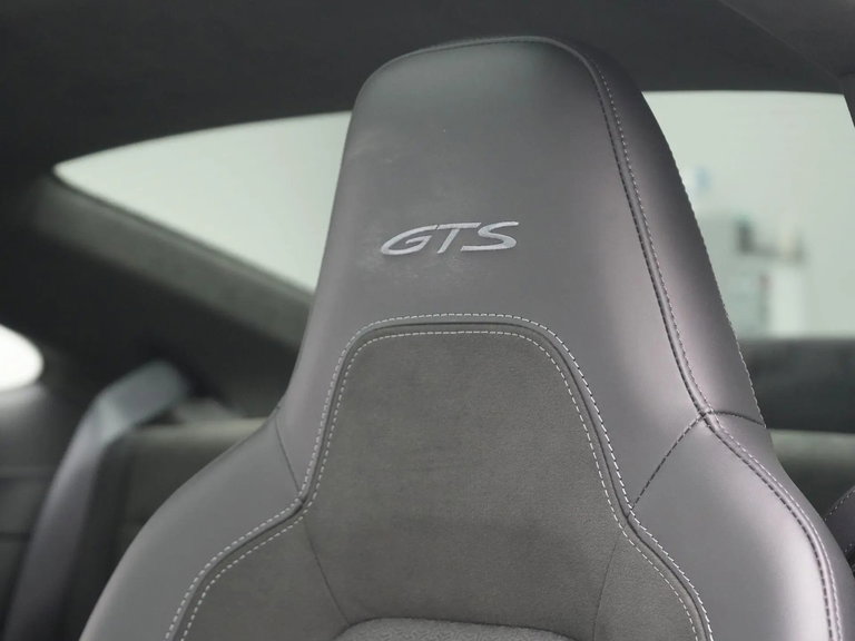Porsche 992.2 Carrera 4 GTS