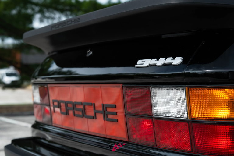 Porsche 944 Coupé