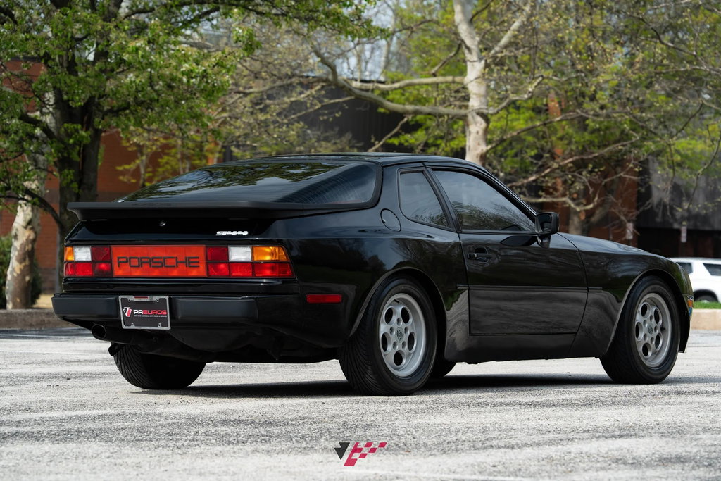 Porsche 944 Coupé