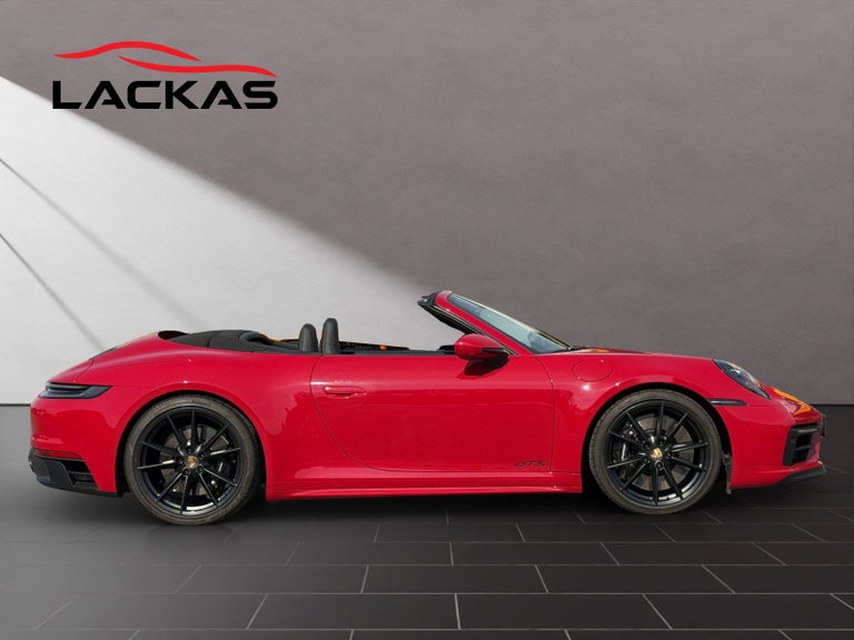 Porsche 992 Carrera 4 GTS