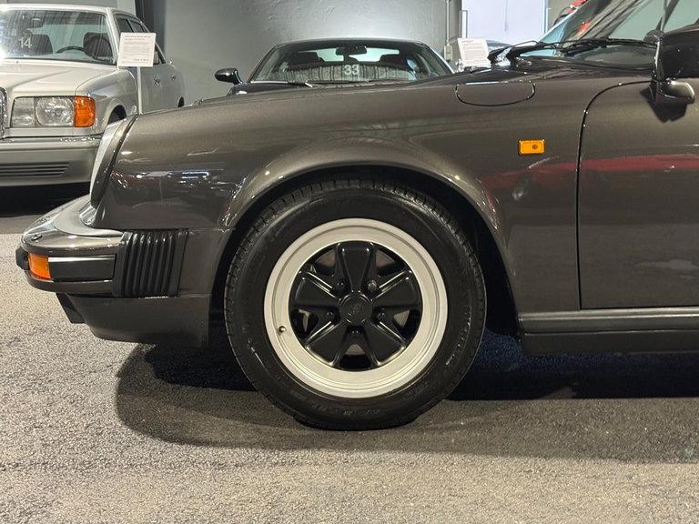 Porsche 911 Carrera 3.2