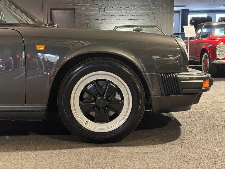 Porsche 911 Carrera 3.2