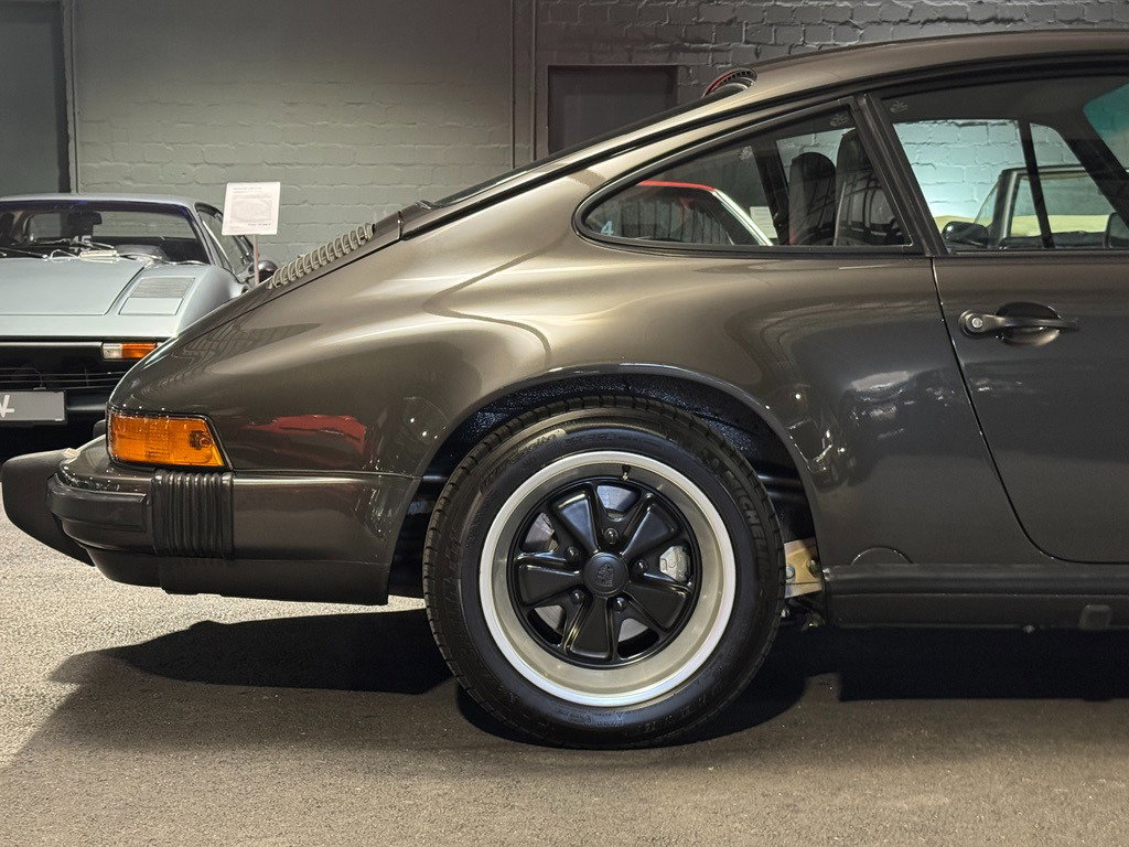 Porsche 911 Carrera 3.2