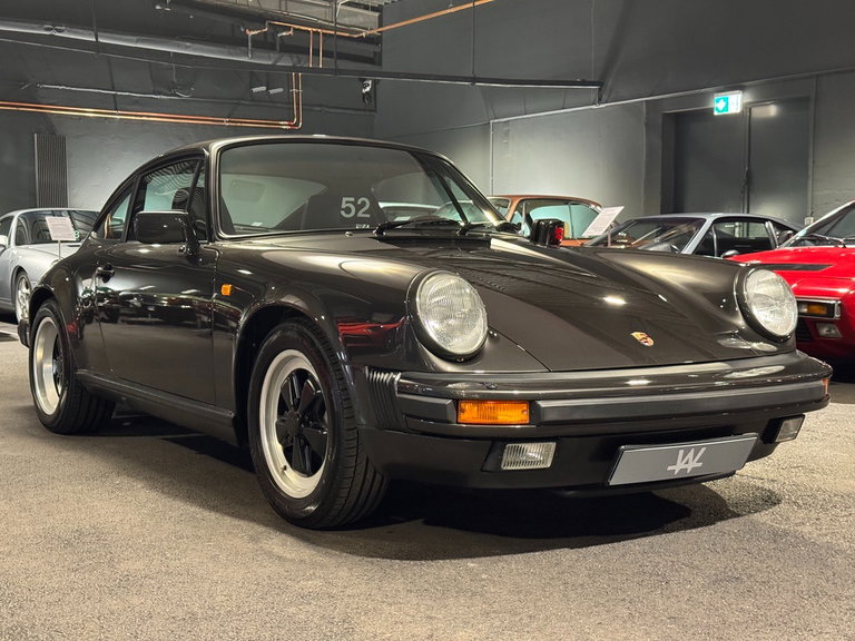 Porsche 911 Carrera 3.2