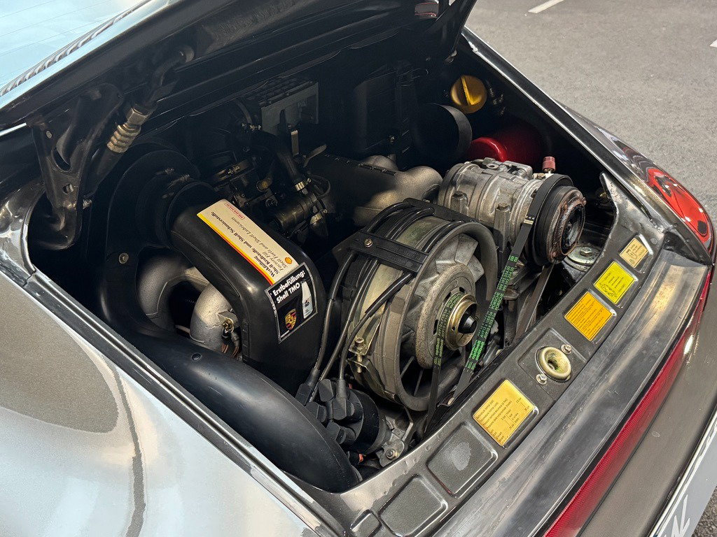Porsche 911 Carrera 3.2