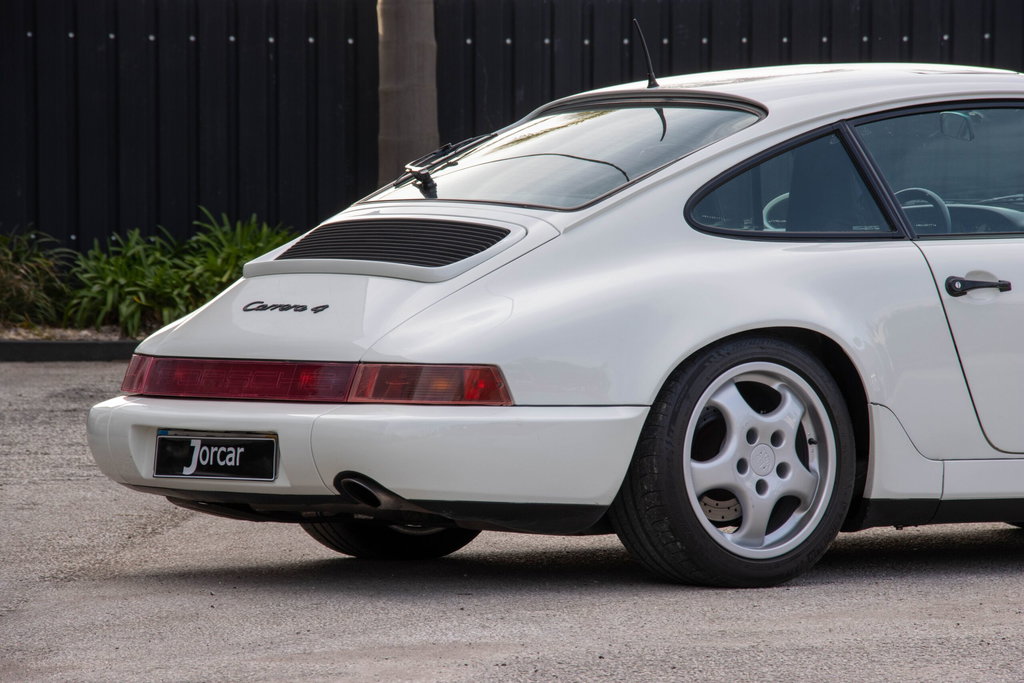 Porsche 964 Carrera 4
