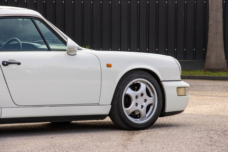Porsche 964 Carrera 4