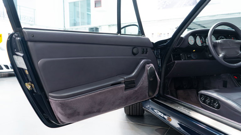 Porsche 993 Carrera 4S