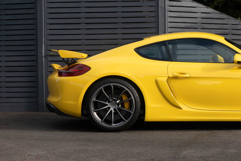 Porsche 981 Cayman GT4