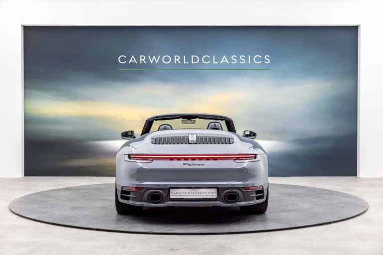 Porsche 992 Carrera